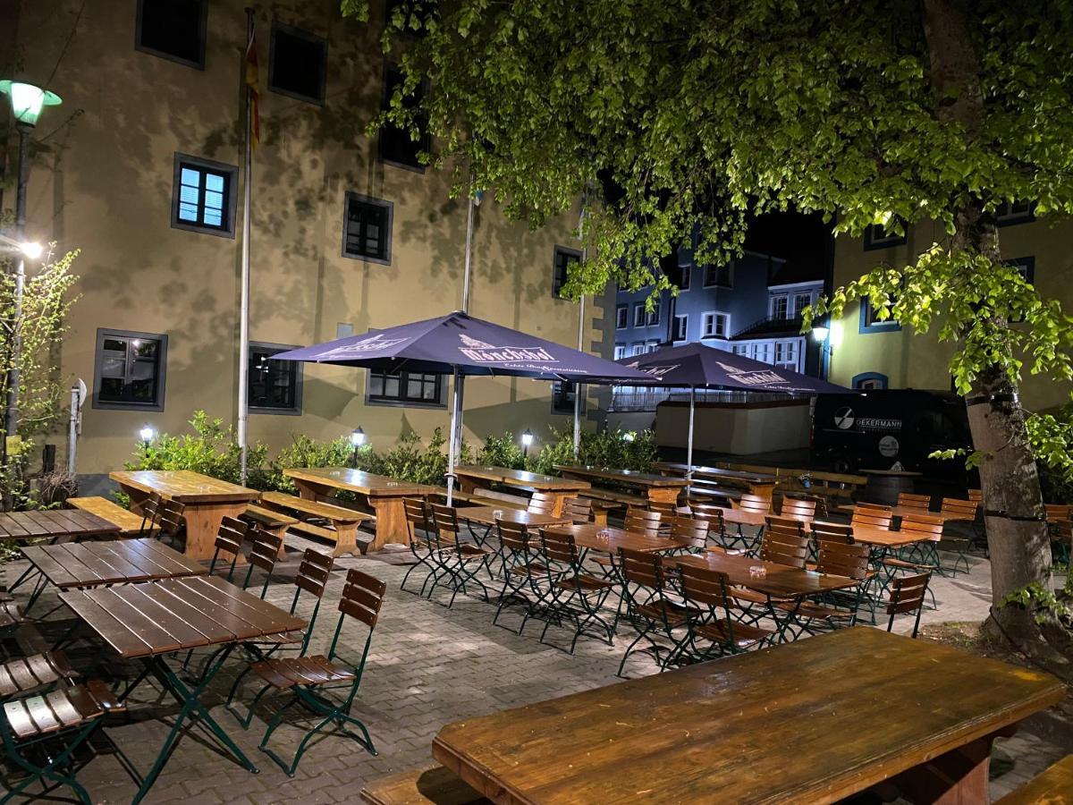 Hotel-Gasthof Zur Post Velburg Exteriör bild