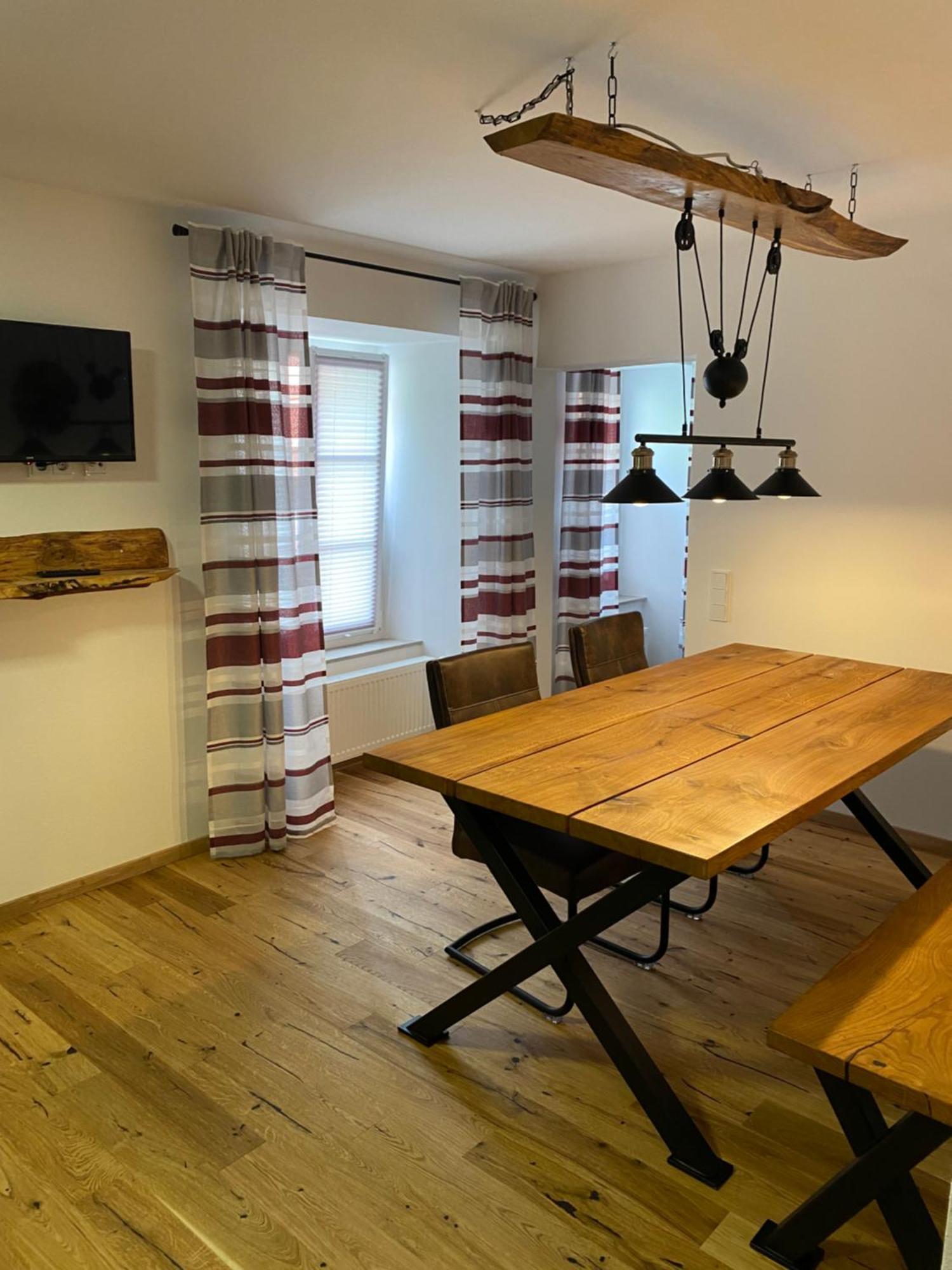 Hotel-Gasthof Zur Post Velburg Rum bild